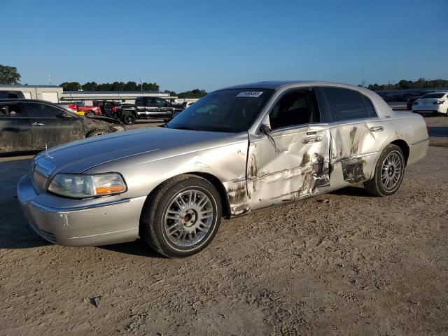 LINCOLN TOWN CAR SIGNATURE LIMITED