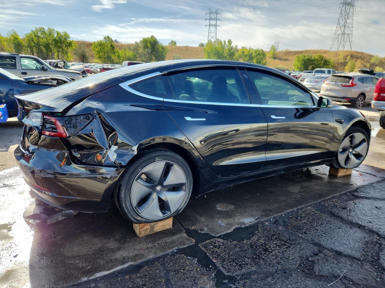 TESLA MODEL 3