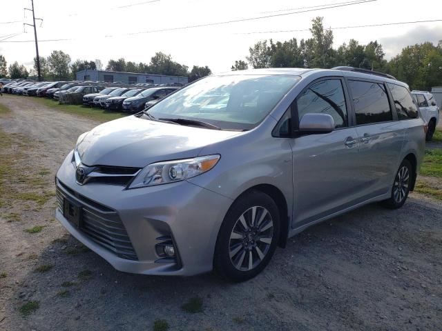 TOYT SIENNA XLE 2018 silver  gas 5TDDZ3DC8JS192358 photo #3