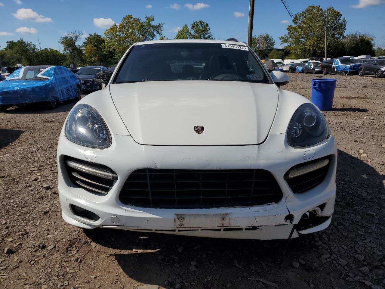 PORSCHE CAYENNE GTS