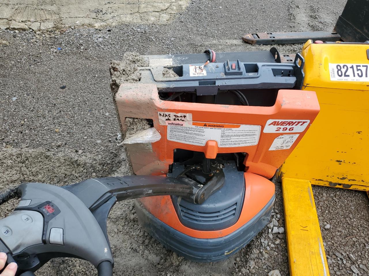 Lot #3246796845 2020 TOYOTA ELECTRIC PALLET JACK