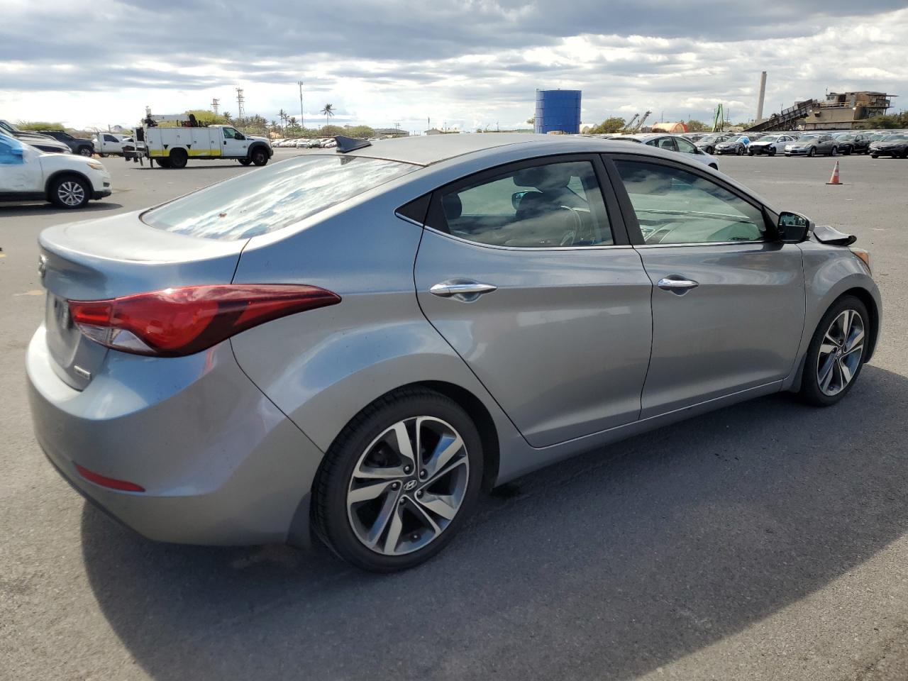 HYUNDAI ELANTRA SE