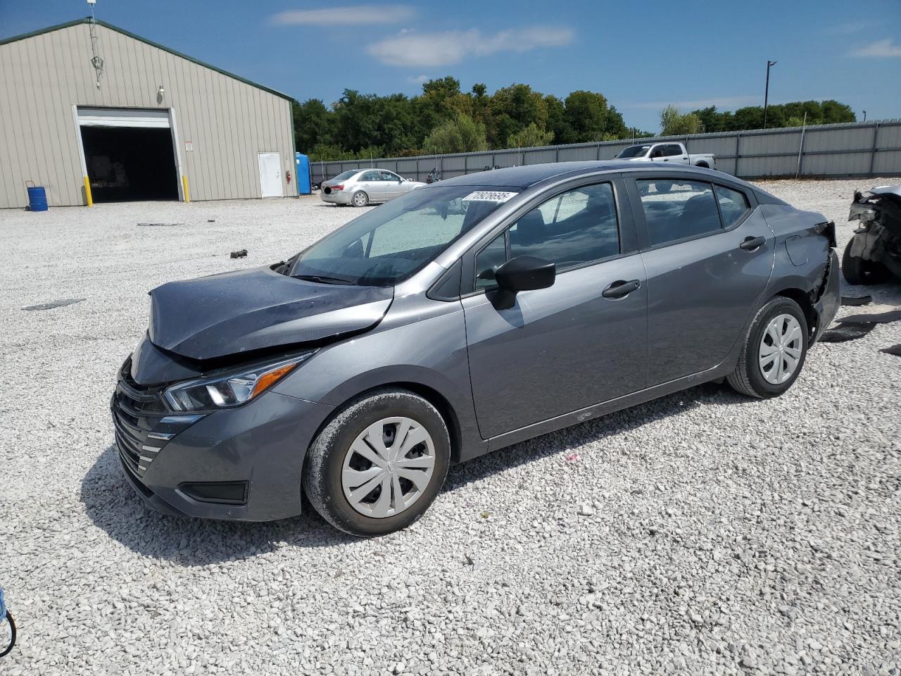 NISSAN VERSA S