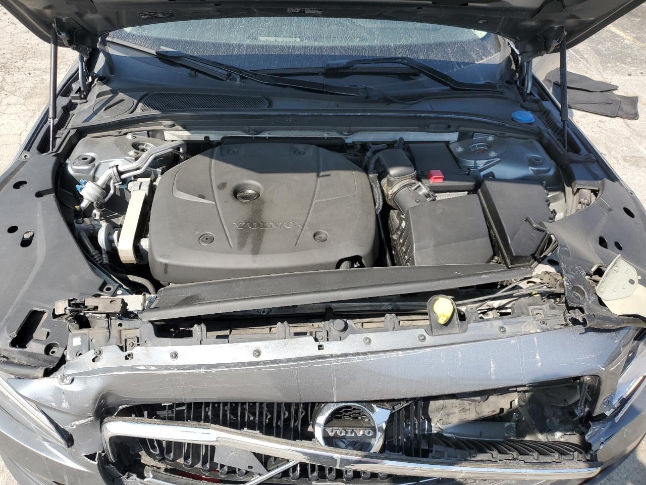 VOLVO S90 T6 MOMENTUM