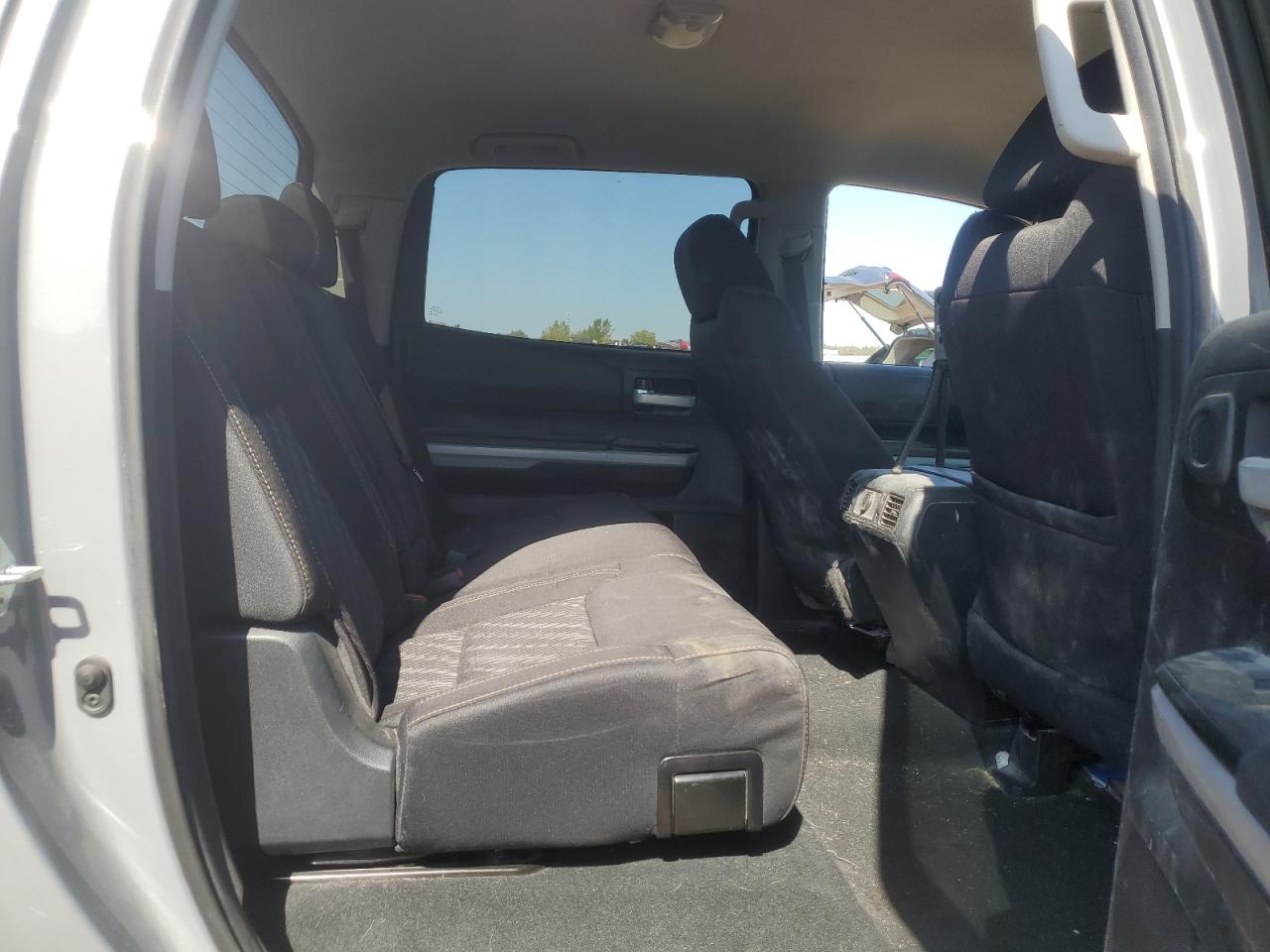 TOYOTA TUNDRA CREWMAX SR5