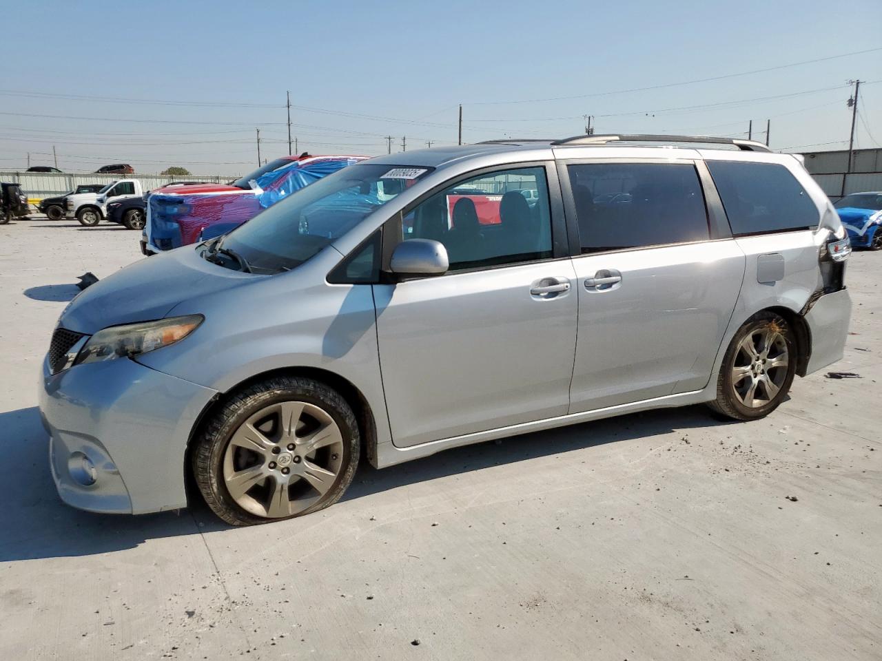 TOYOTA SIENNA SPORT