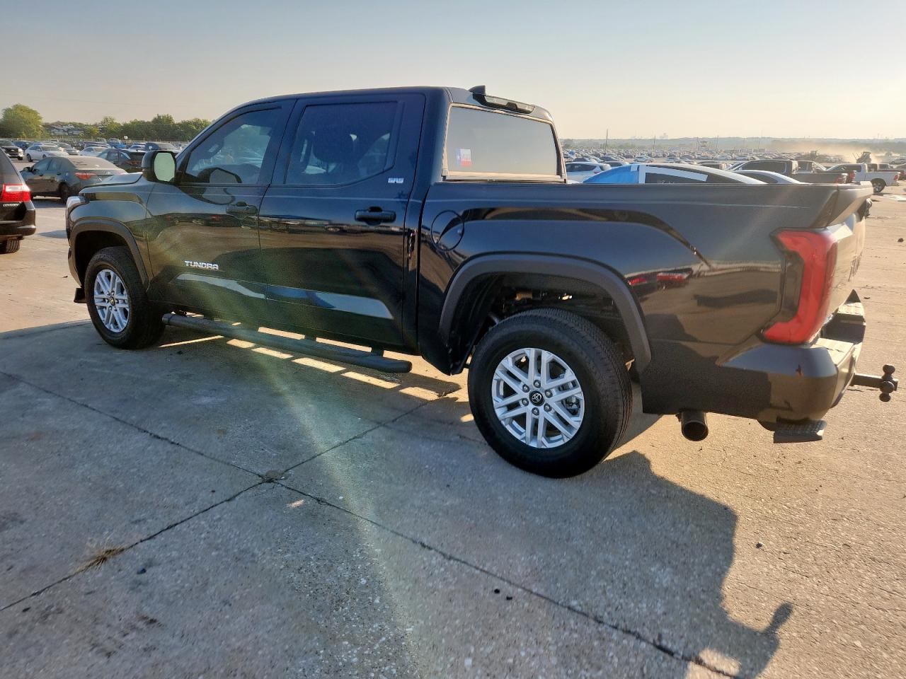 TOYOTA TUNDRA CREWMAX SR