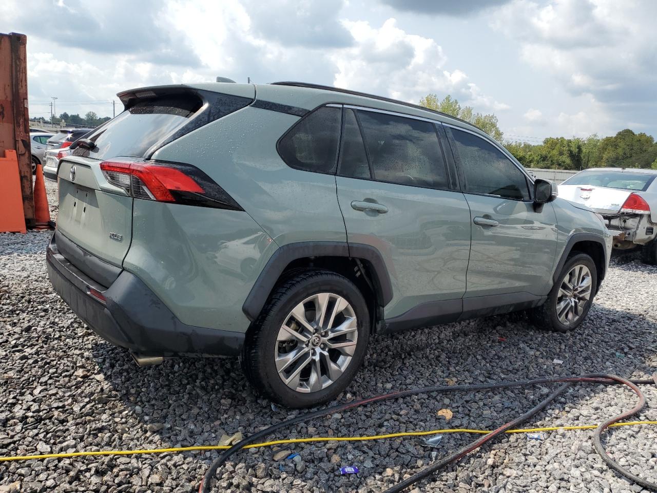 TOYOTA RAV4 XLE PREMIUM