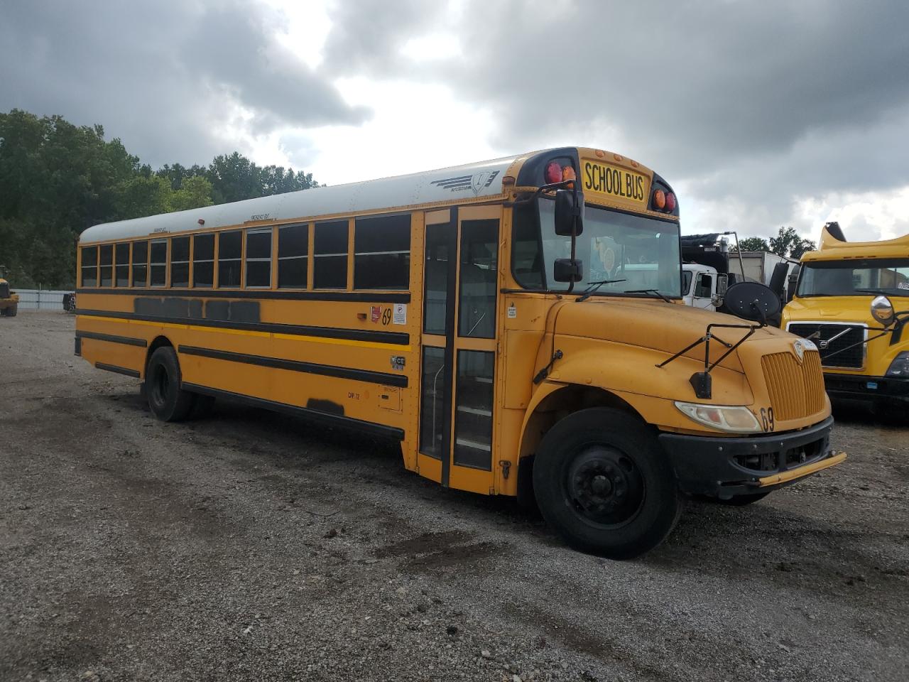 Lot #3268302077 2014 IC CORPORATION CE SERIES