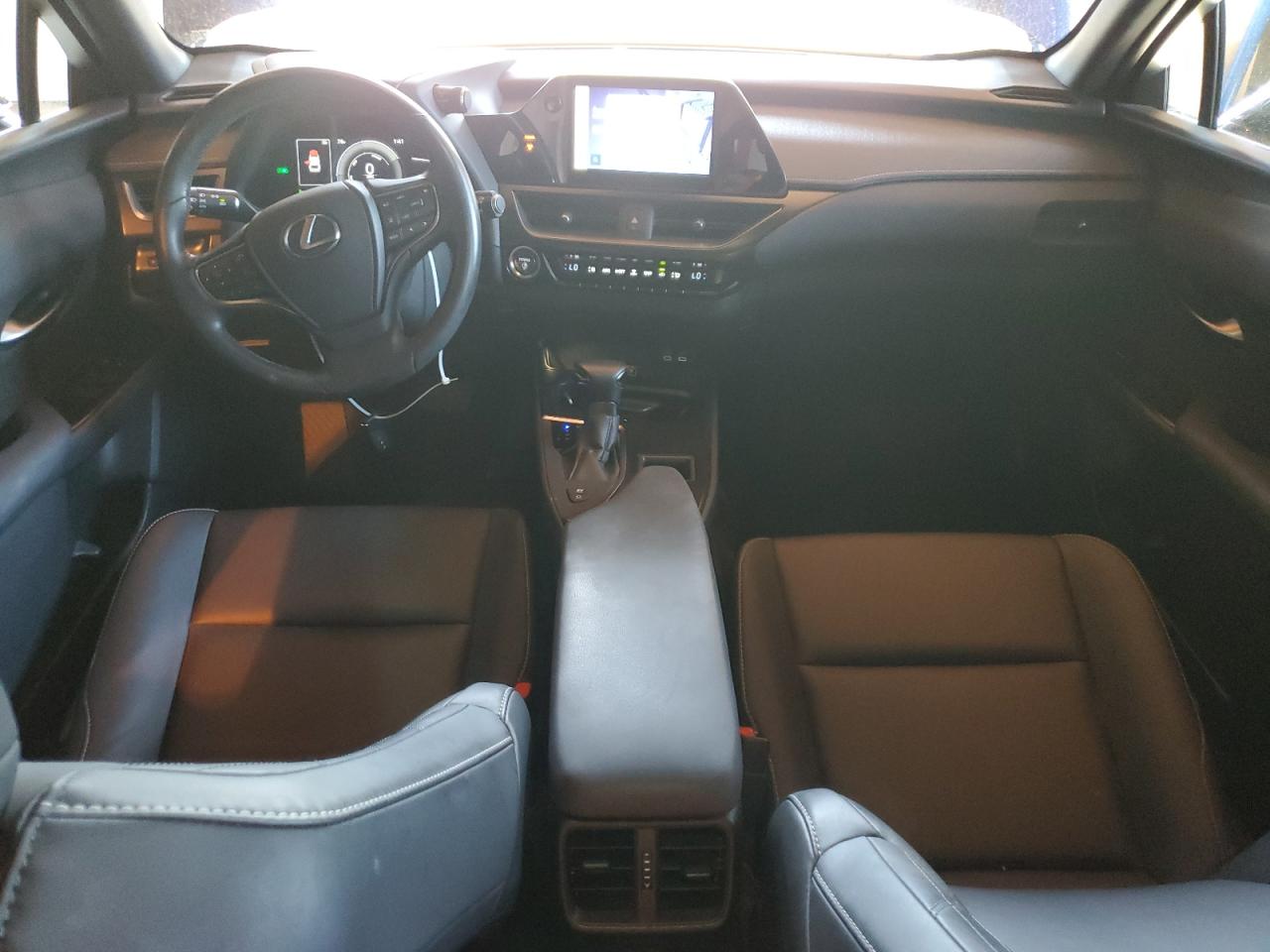 LEXUS UX 250H BASE