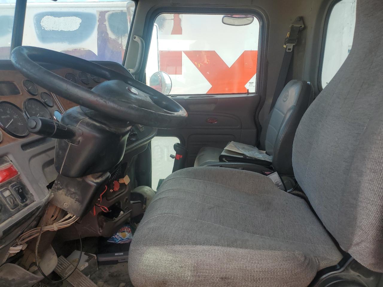 Lot #3280353953 2009 PETERBILT 365