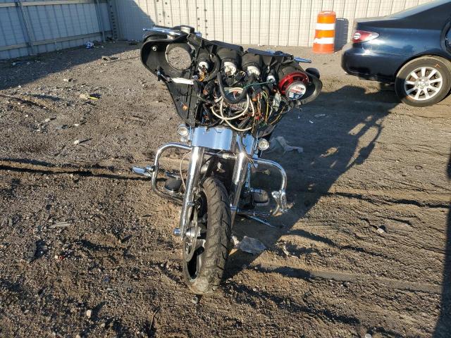 2011 HARLEY-DAVIDSON FLHX 1HD1KB417BB677162