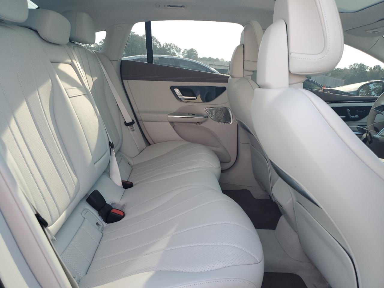 MERCEDES-BENZ EQE 350+