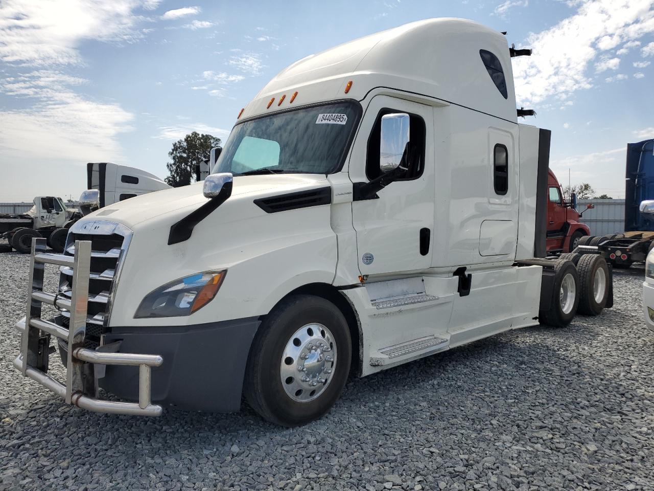 Lot #3257239796 2019 FREIGHTLINER CASCADIA 1