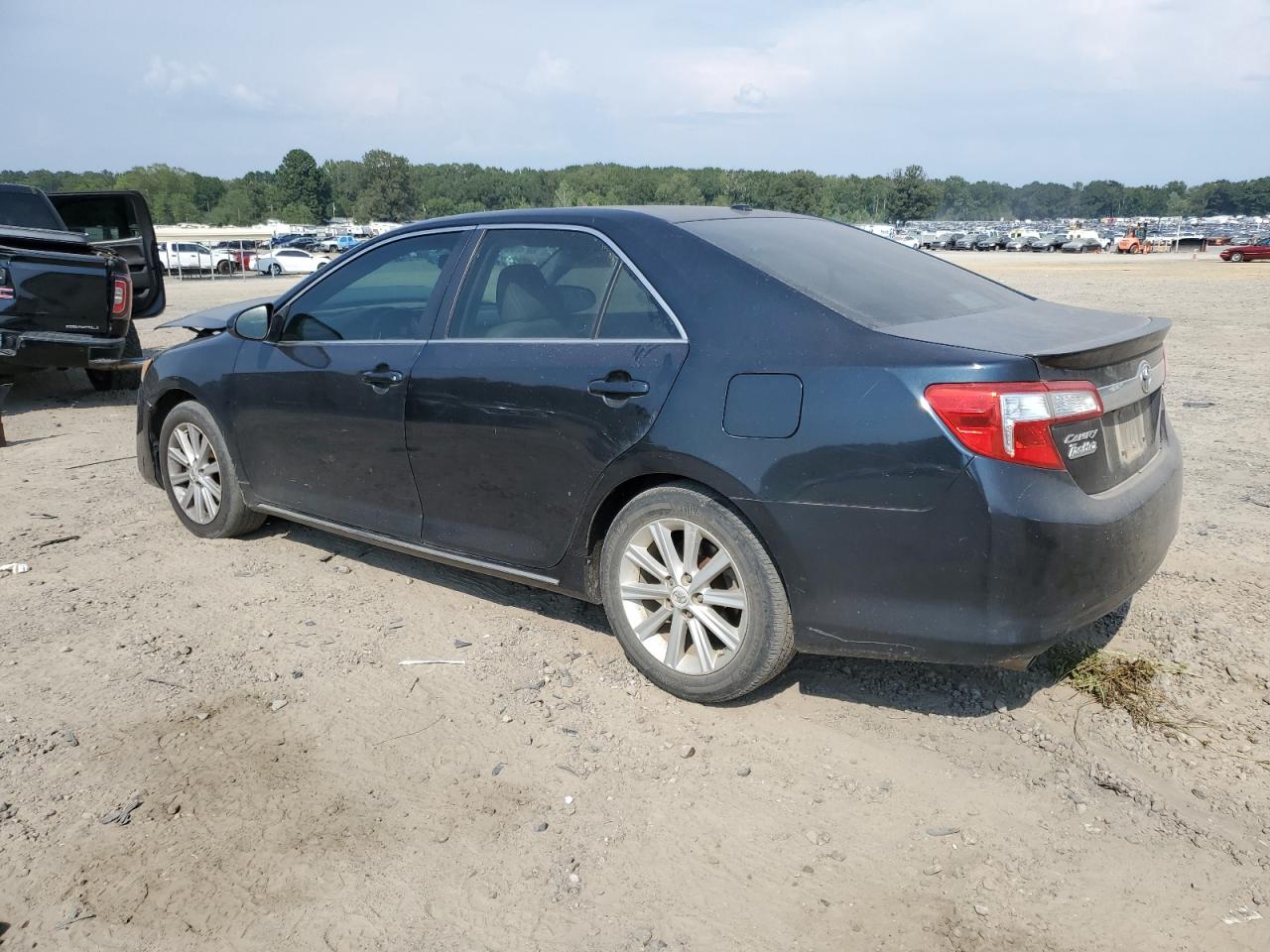 TOYOTA CAMRY SE
