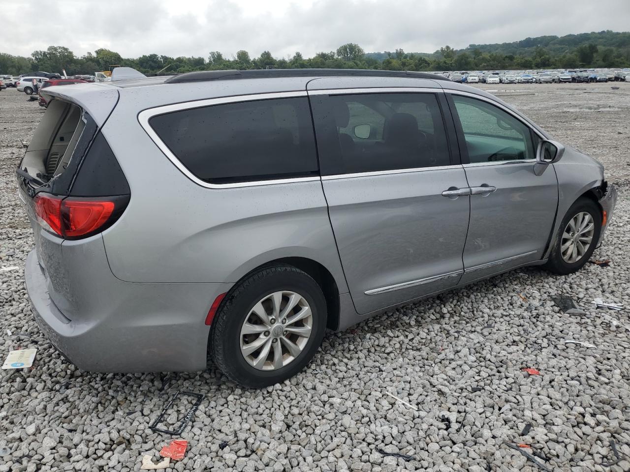 CHRYSLER PACIFICA TOURING L