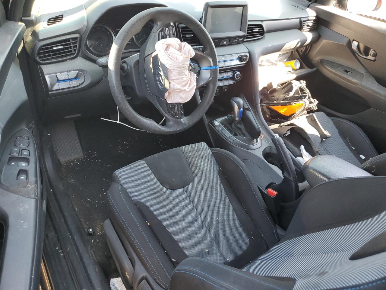 HYUNDAI VELOSTER BASE