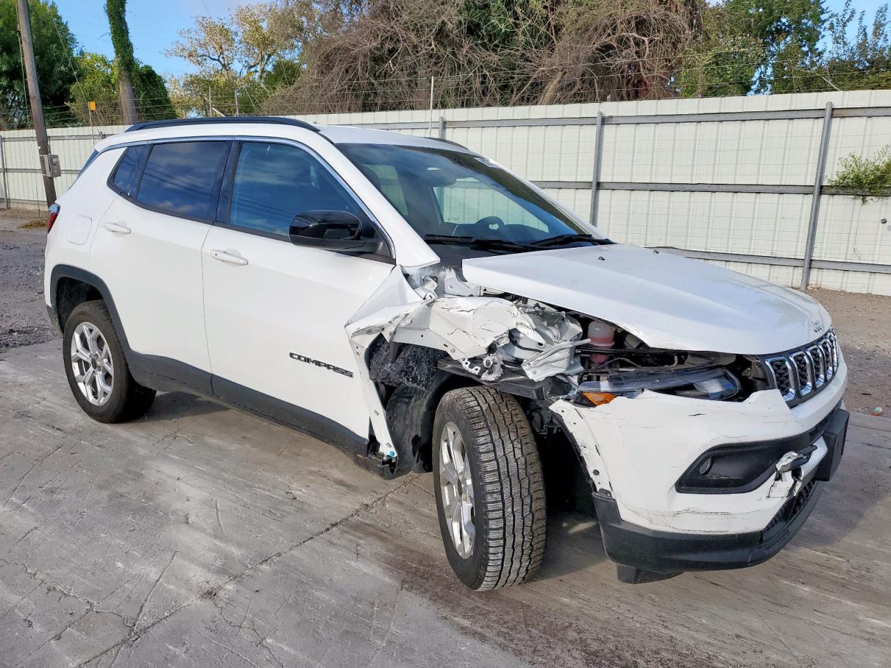 JEEP COMPASS LATITUDE