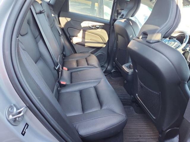 2022 VOLVO XC60 B5 MO YV4L12RK7N1088540