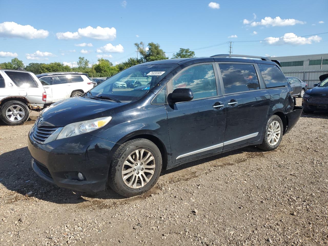 TOYOTA SIENNA XLE