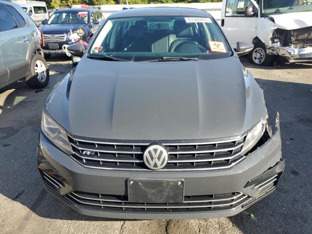 2017 VOLKSWAGEN PASSAT R-L - 1VWDT7A37HC060620