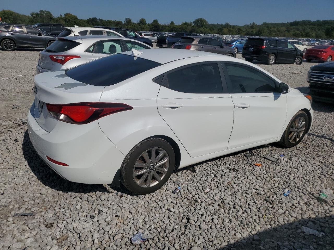 HYUNDAI ELANTRA SE