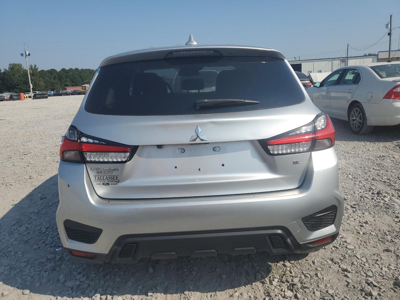 MITSUBISHI OUTLANDER SE