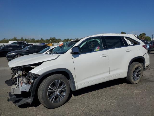 TOYOTA HIGHLANDER LE 2018 white  gas 5TDZARFH7JS036174 photo #1