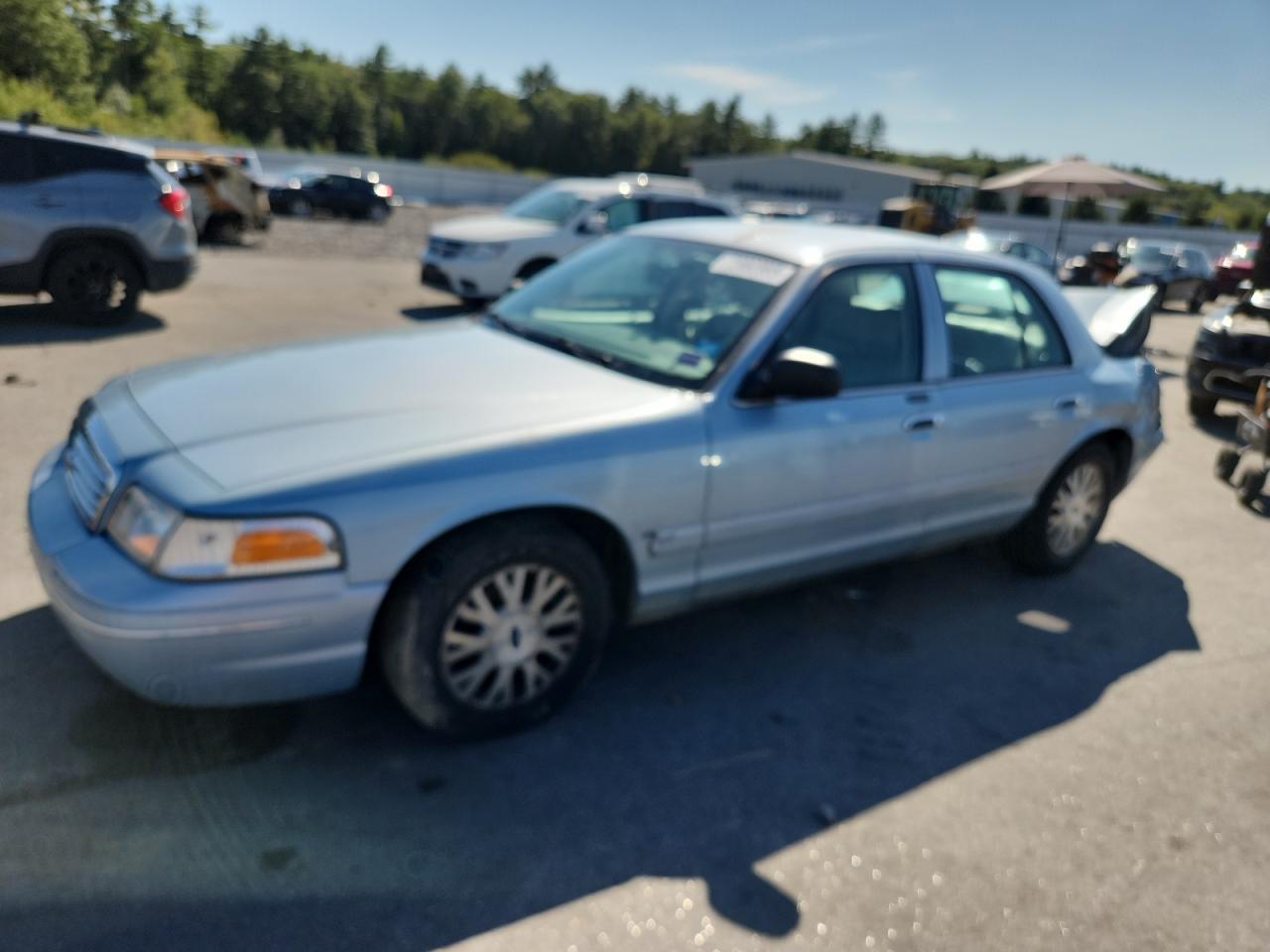 Lot #3287577328 2004 FORD CROWN VICTORIA LX