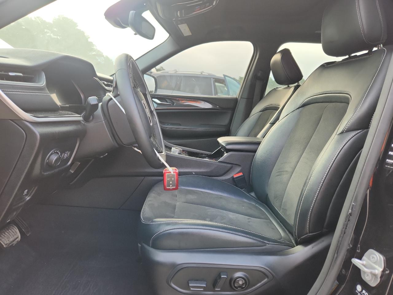 JEEP GRAND CHEROKEE L LAREDO