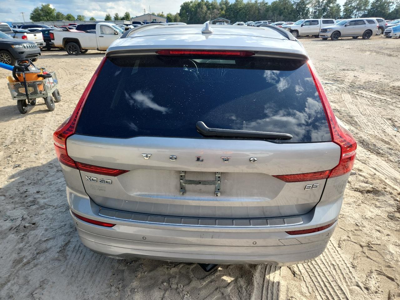 VOLVO XC60 B5 MOMENTUM