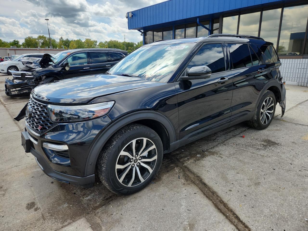  Salvage Ford Explorer