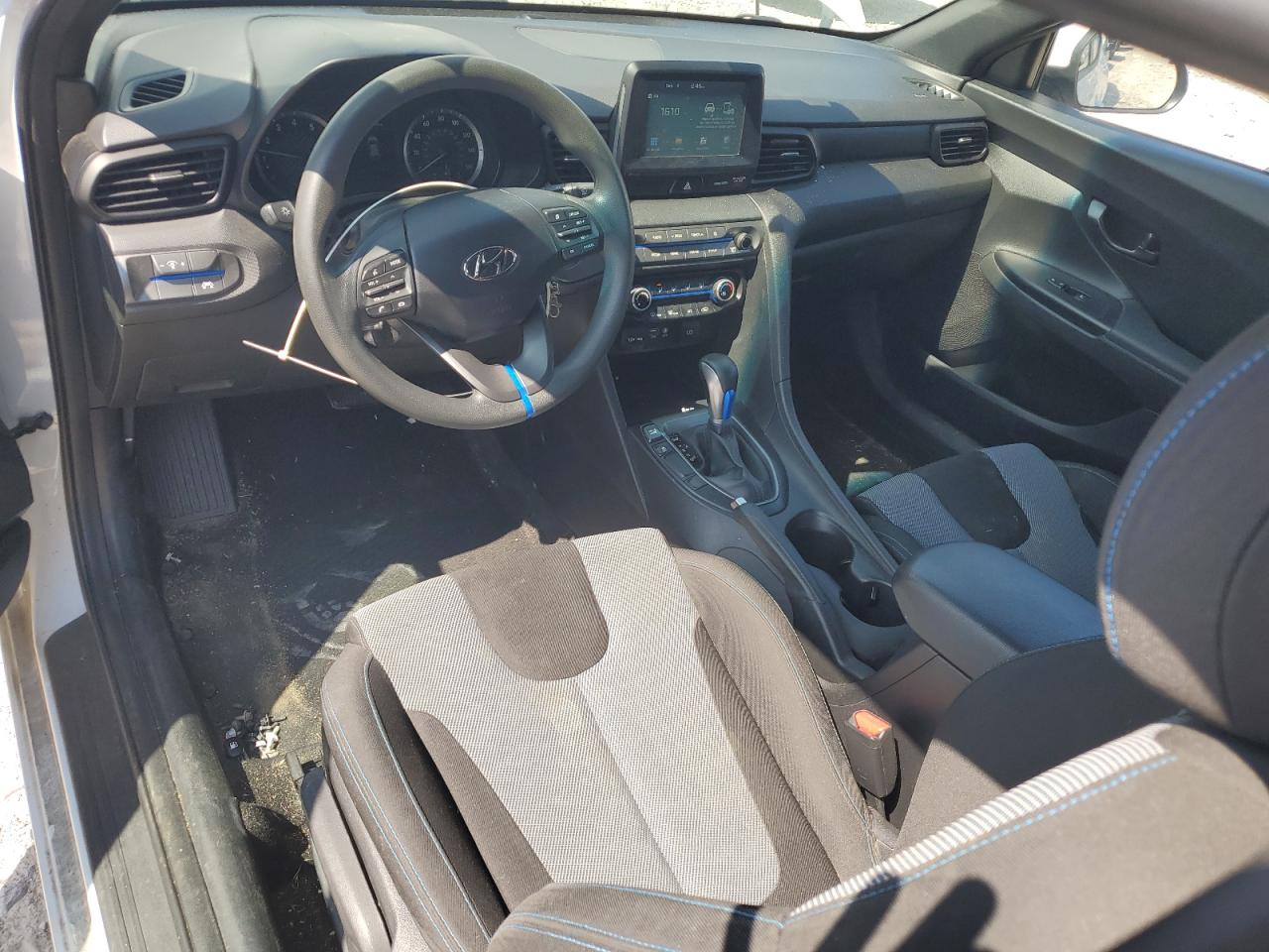 HYUNDAI VELOSTER BASE