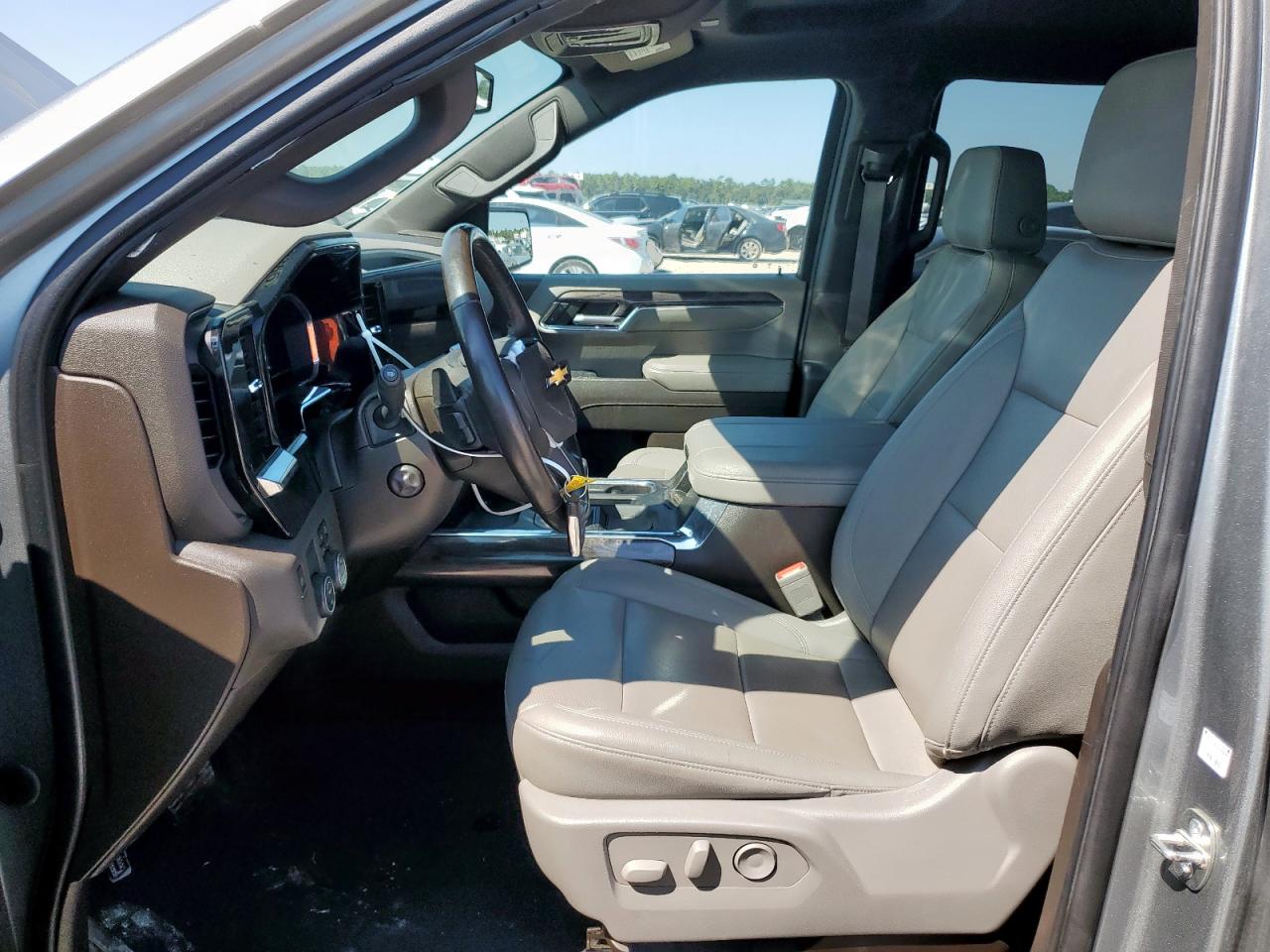 CHEVROLET SILVERADO C1500 LTZ