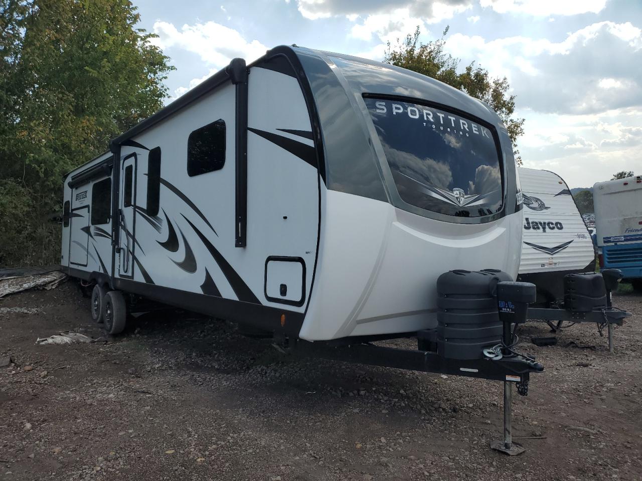  Salvage Sporttrek Trailer