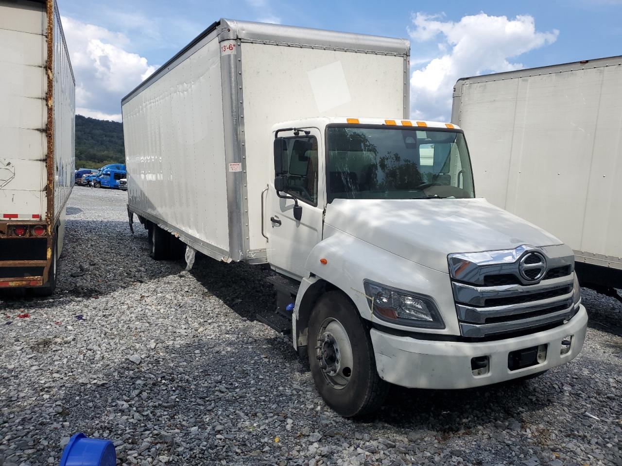 Lot #3240787150 2025 HINO HINO L6