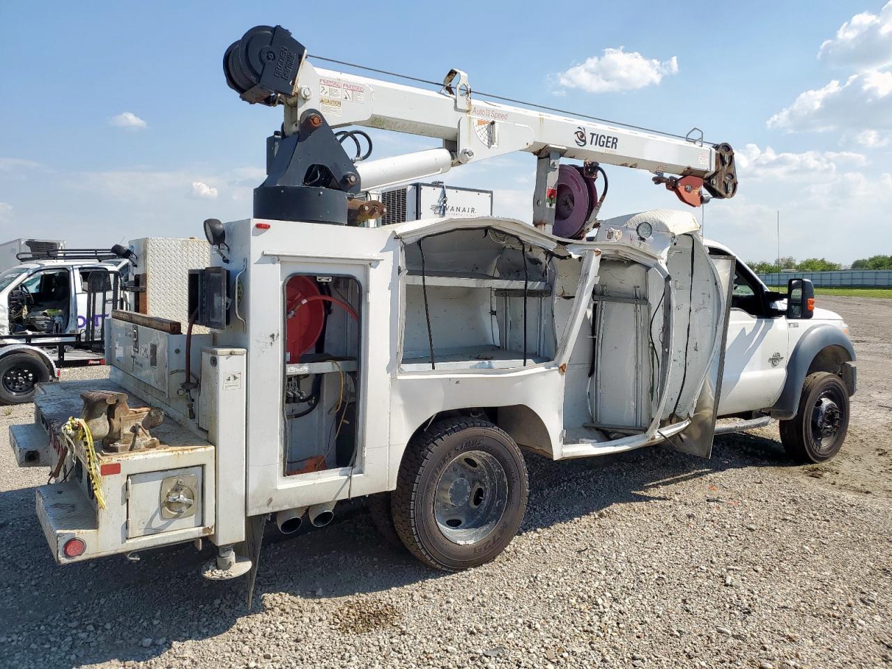 FORD F-550 SUPER DUTY