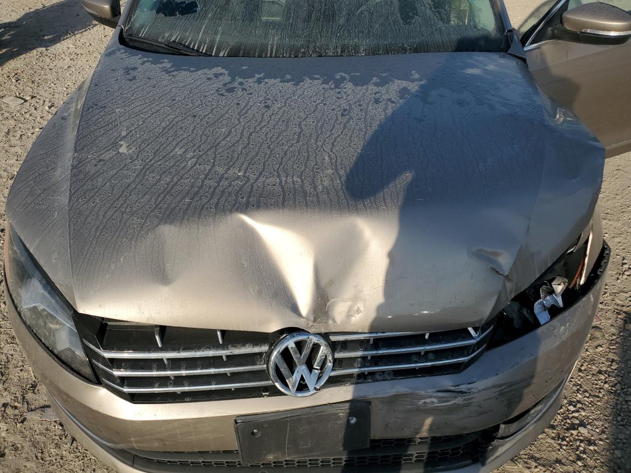 VOLKSWAGEN PASSAT SE