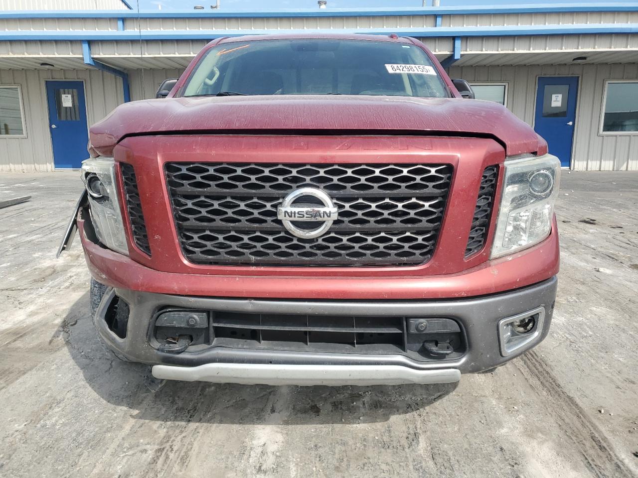 NISSAN TITAN SV