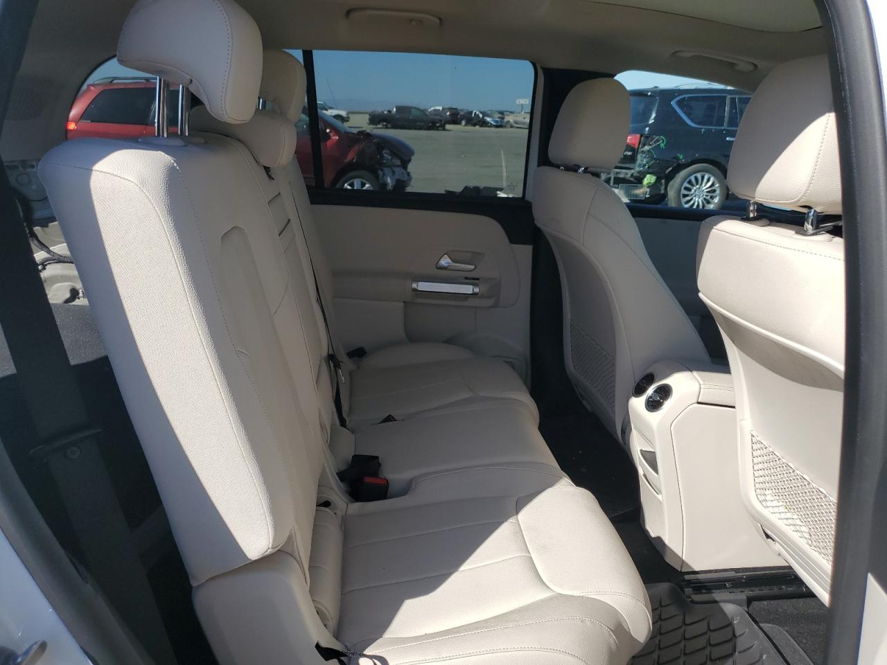 MERCEDES-BENZ EQB 300 4MATIC