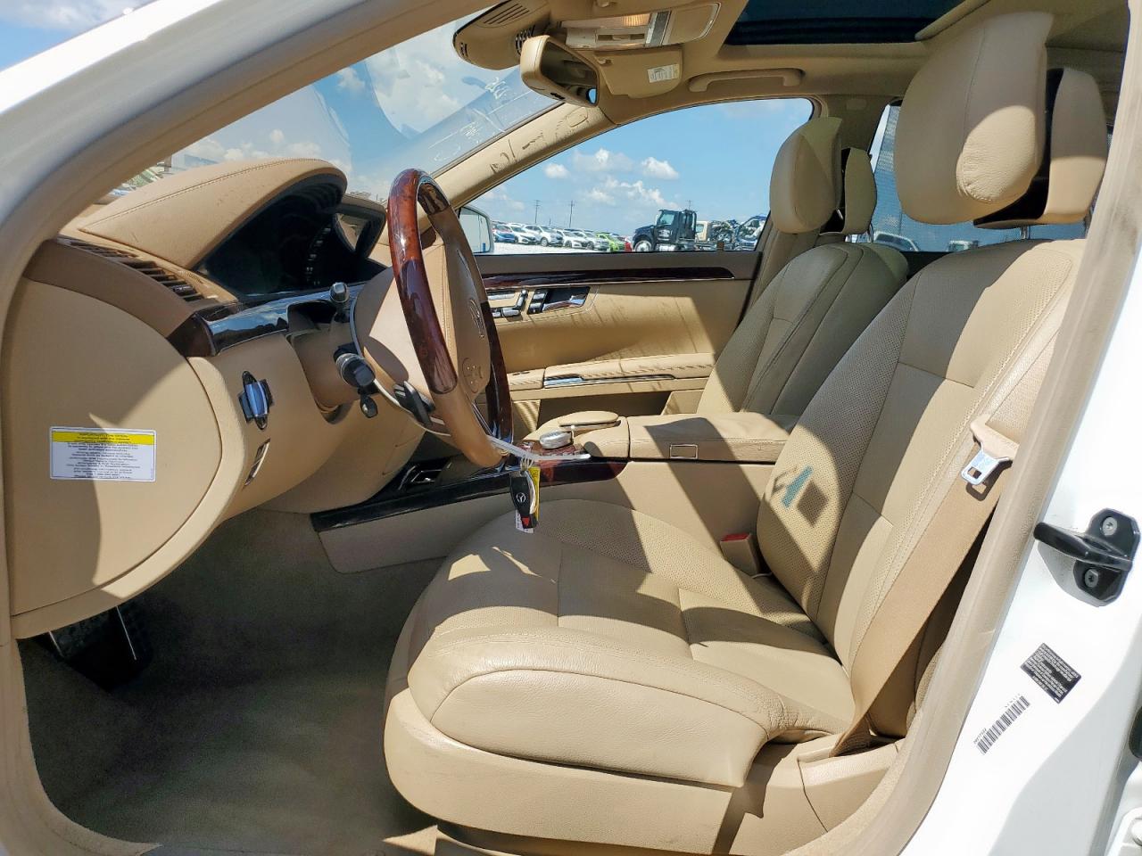 MERCEDES-BENZ S-CLASS 550