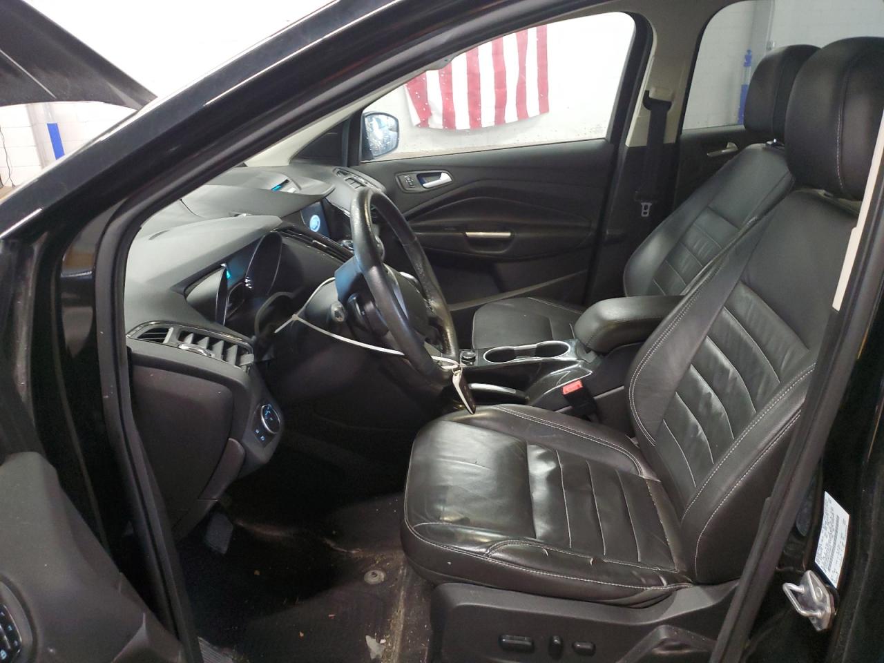 FORD ESCAPE TITANIUM