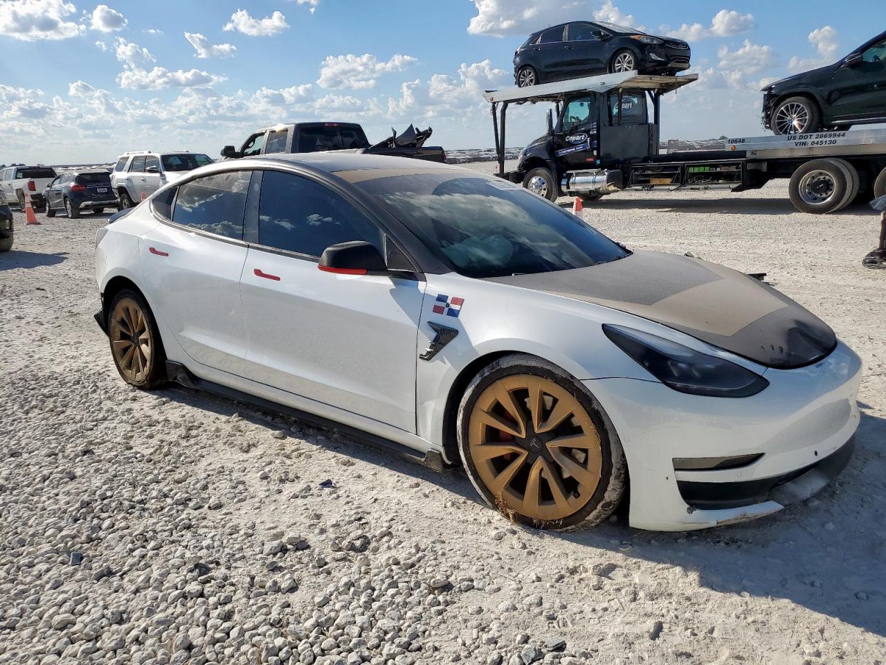 TESLA MODEL 3