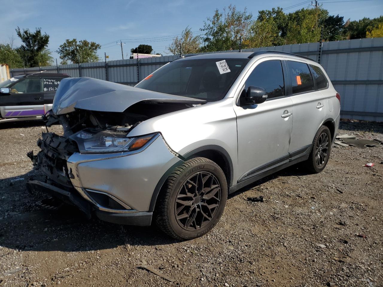 MITSUBISHI OUTLANDER SE