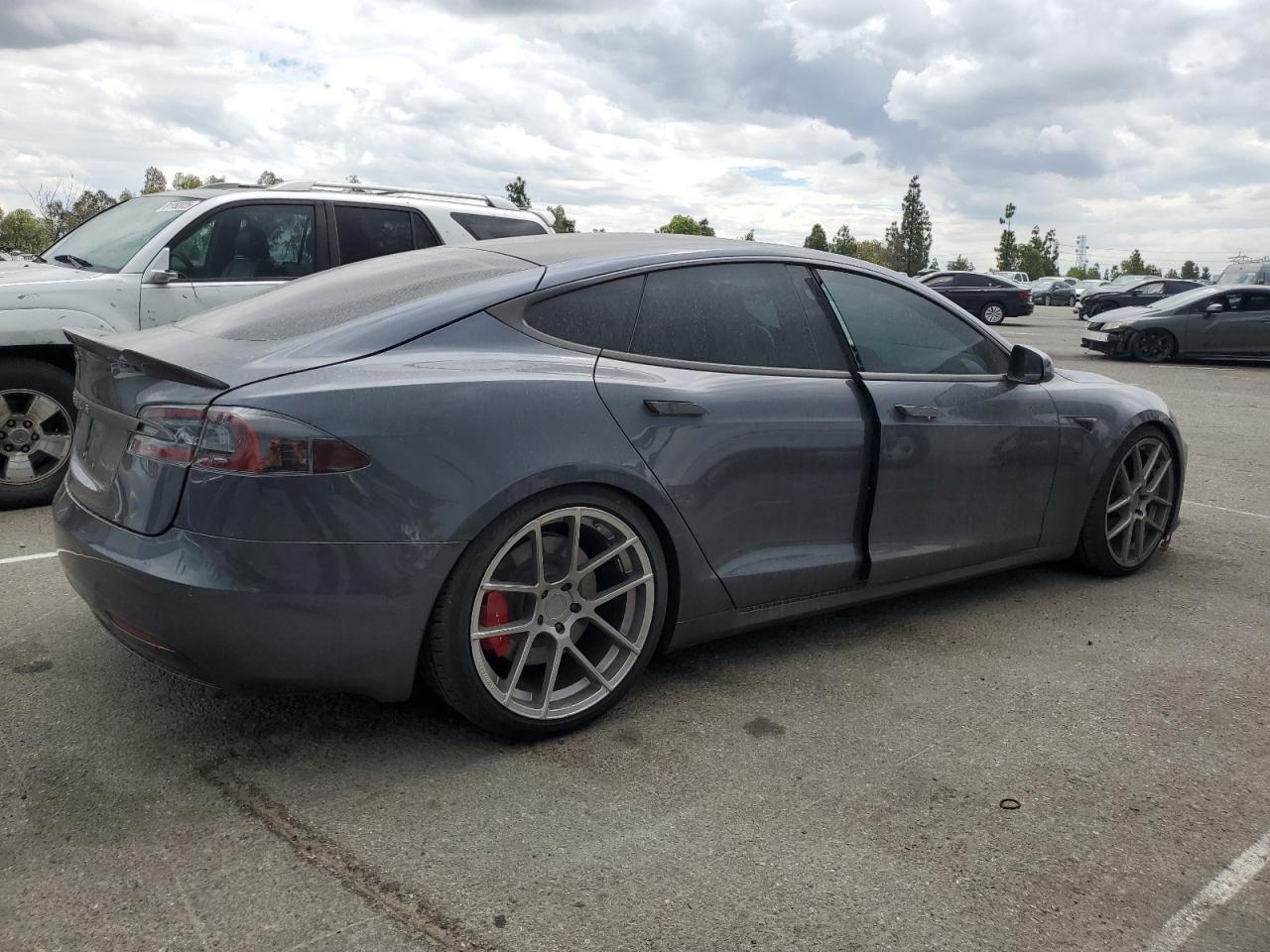 TESLA MODEL S