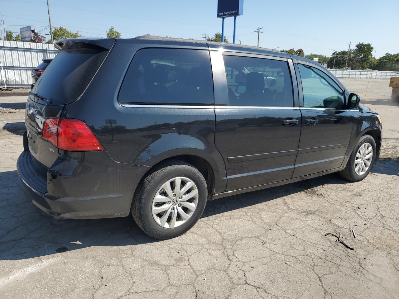 VOLKSWAGEN ROUTAN SE