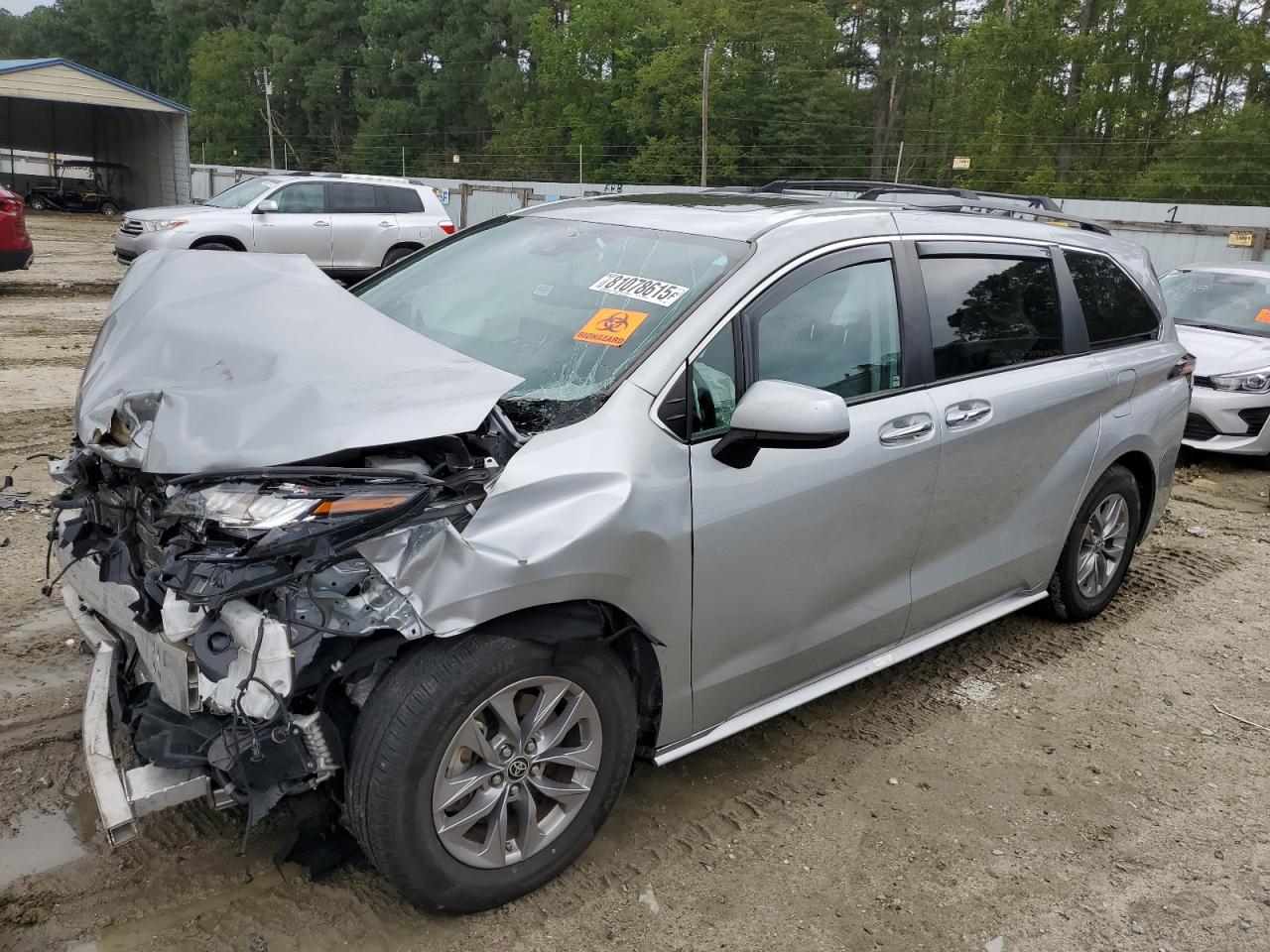 TOYOTA SIENNA XLE