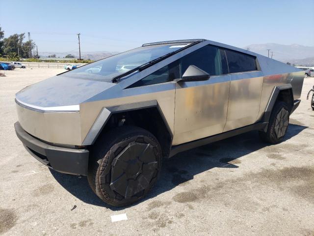 TESLA CYBERTRUCK