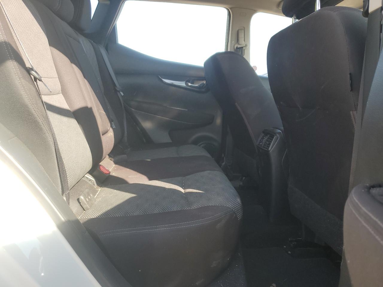 NISSAN ROGUE SPORT S