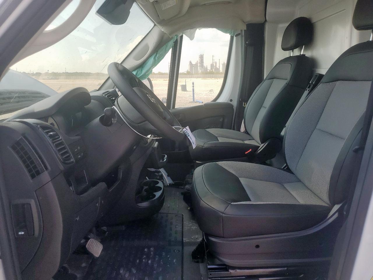 RAM PROMASTER 2500 HIGH